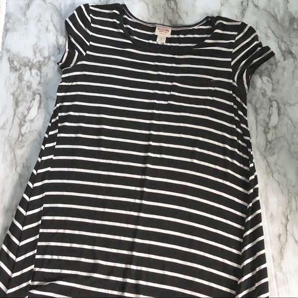 Mossimo Supply Co. Dresses & Skirts - T shirt dress striped pocket • s
